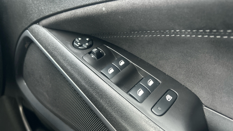 Vauxhall Crossland 1.2 Turbo Ultimate 5dr Petrol Hatchback